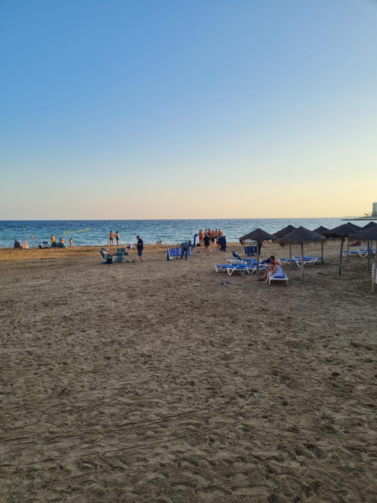 Chalet Adosado Unifamiiar Rocasol Beach Torrevieja Exterior foto