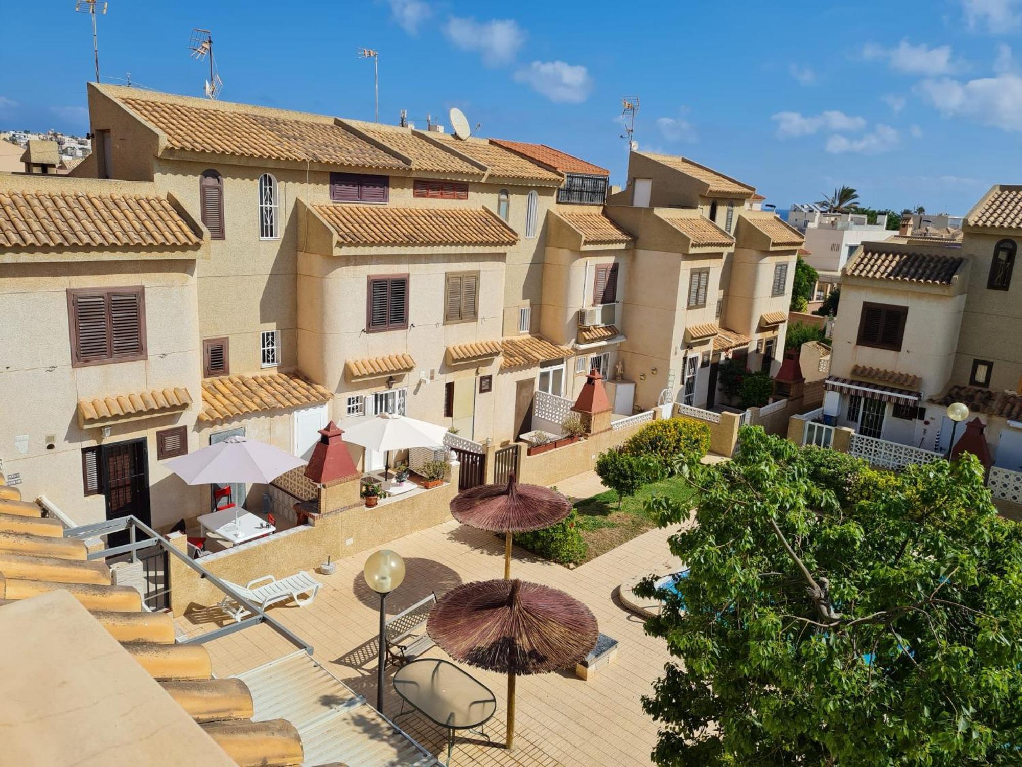 Chalet Adosado Unifamiiar Rocasol Beach Torrevieja Exterior foto